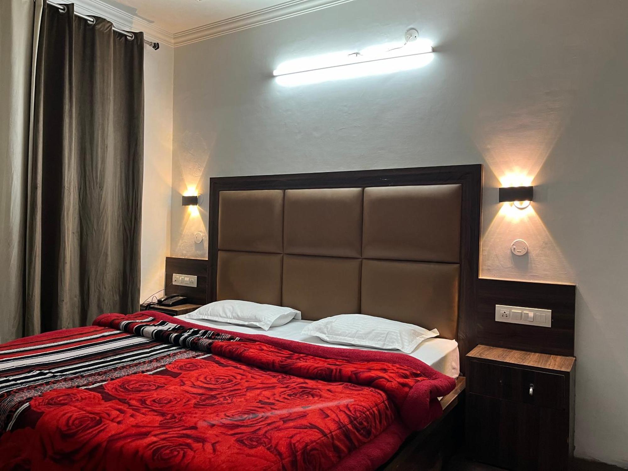 Hotel Premier Mall Road Manali - Manali (Himachal Pradesh), Manali